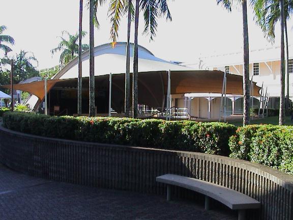 bus
station